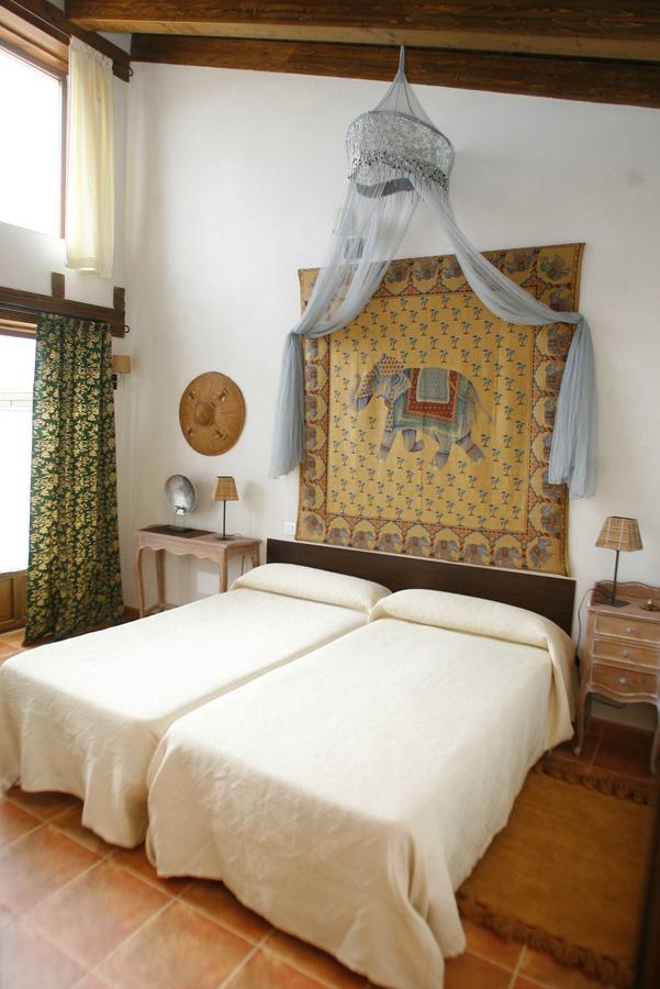 Hotel Albergue Bioclimatico Sabinares Del Arlanza Puentedura 객실 사진