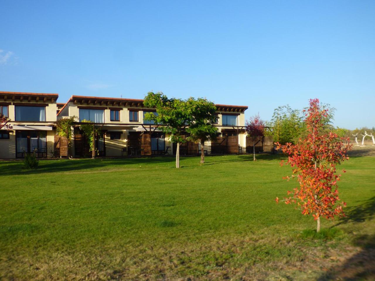 Hotel Albergue Bioclimatico Sabinares Del Arlanza Puentedura 외부 사진